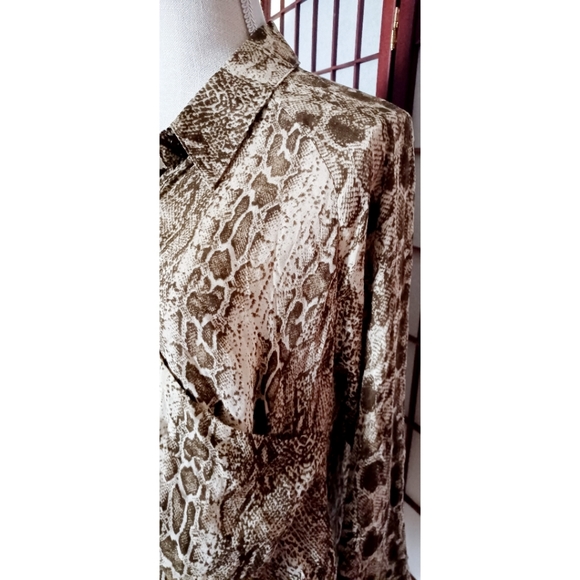 Epique Moi Women's Brown/Tan Runched Snake Print Button Front Blouse - Picture 5 of 16